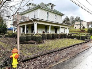 224 Chapman Ave, Spencer, WV 25276