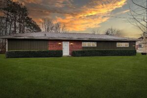 30485 Pokagon Hwy, Dowagiac, MI 49047