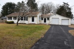 75 Fairview Dr, Madison, CT 06443