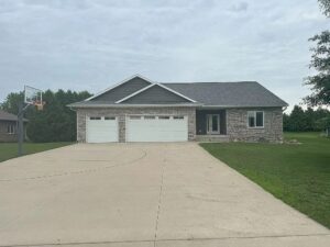 1145 10th St, Jesup, IA 50648
