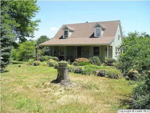 246 The Cross Rd, Scottsville, VA 24590