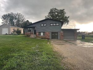 430 9th St NW, Waukon, IA 52172
