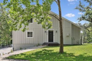 4829 Lean To Point, Panora, IA 50216