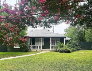 101 Charles Rd, Terrell Hills, TX 78209