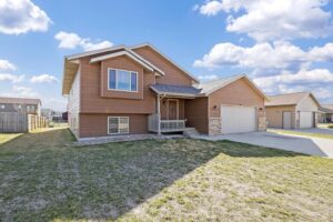 722 Radial Ln, Box Elder, SD 57719