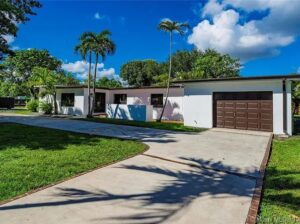 10670 SW 87th Ave, Miami, FL 33176