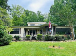 11 Rock Hill Rd, Hiawassee, GA 30546