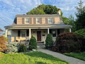 16-18 Morlot Ave, Fair Lawn, NJ 07410