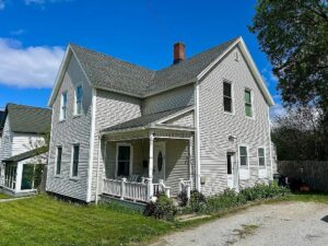 17 Hoyt St, Saint Albans, VT 05478