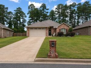 171 Waverly Cir, El Dorado, AR 71730