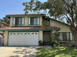 17283 Woodhill St, Fontana, CA 92336