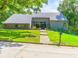 417 Brookwood Ct, Jefferson City, MO 65109