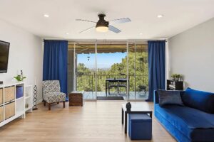 4567 Don Ricardo Dr, Los Angeles, CA 90008