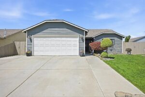 5004 Arthur Ln, Pasco, WA 99301