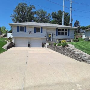 550 S 126th St, Omaha, NE 68154