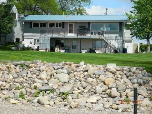 444 N Lake Dr, Watertown, SD 57201