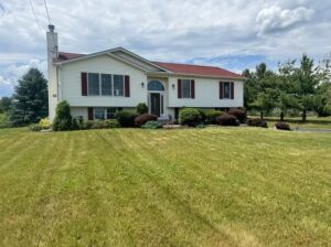 5 Van Del Dr, Marlborough, NY 12547