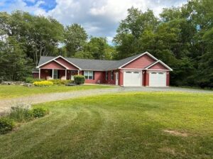 99 Dingman Rd, Sand Lake, NY 12153